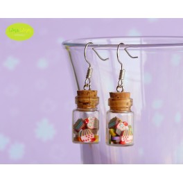 Pendientes de mini-botellita con pastelitos y cupcakes