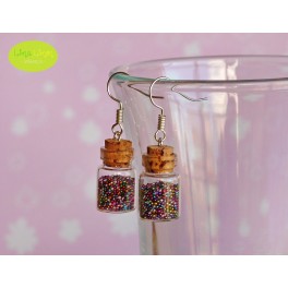 Pendientes de mini-botellita con microperlas multicolor